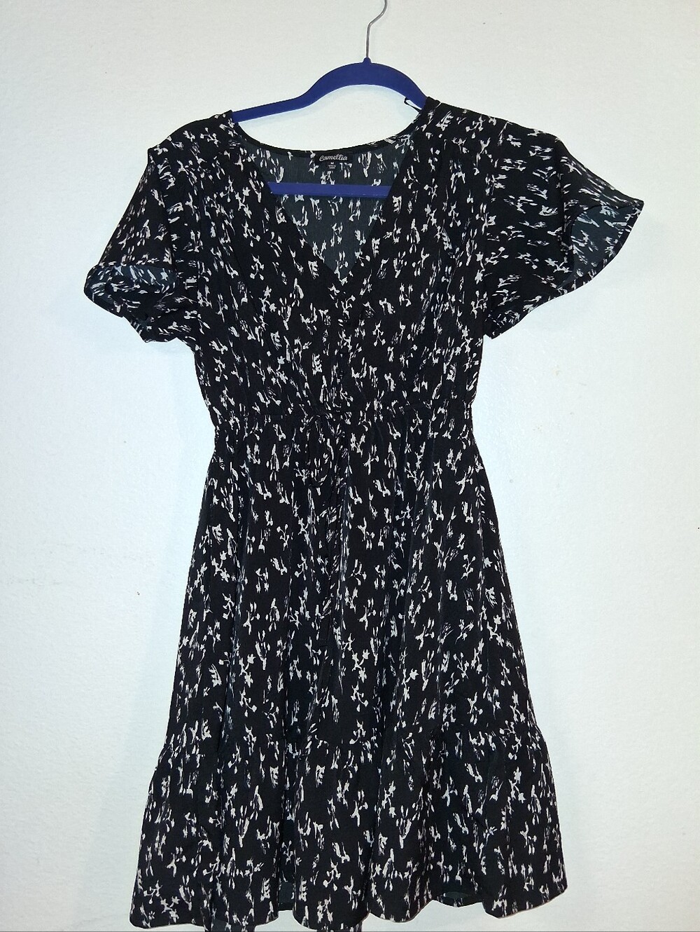 Camellia Black & White Abstract Floral Flutter Sleeve Mini Dress w/ Pockets Size